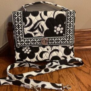 VERA BRADLEY STRUCTURED QUILTED handbag crossbody  purse FLORAL BLACK WHITE NWOT